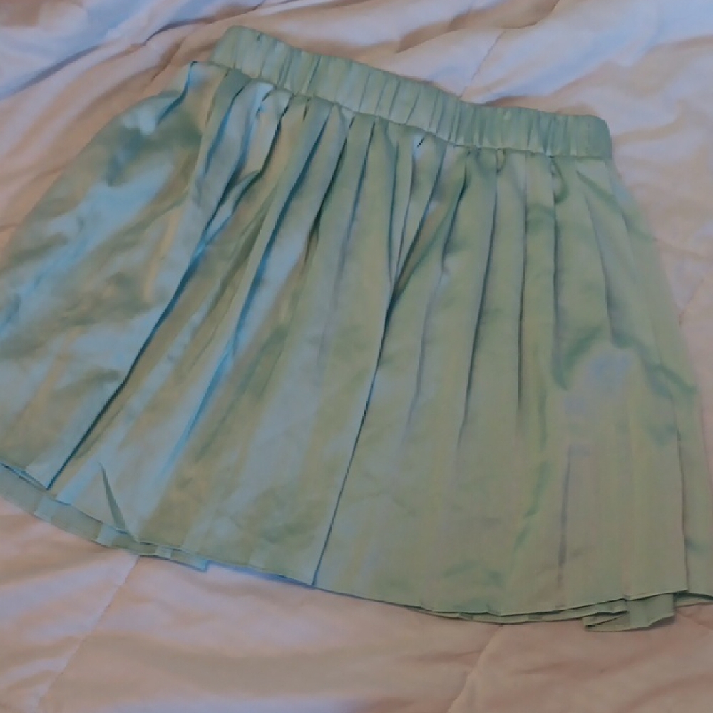 La Hearts Green Asymmetrical Pleated Skater Mini - Picture 5 of 8